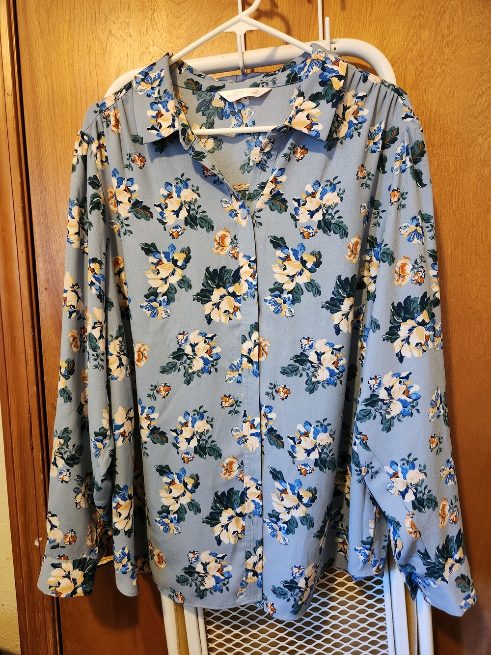 LC Lauren Conrad Blue Floral Button-Down Shirt